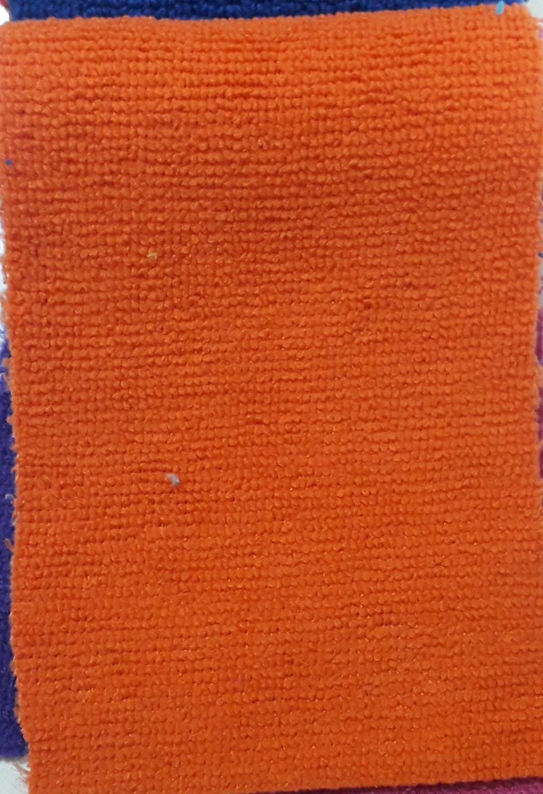 ¿Buscas tela toalla microfibra por metro? En Telas Independencia encontrarás una tela de excelente calidad, suave, absorbente y de secado rápido. Es perfecta para confeccionar toallas de baño, toallas deportivas, paños de limpieza, batas, turbantes, accesorios para mascotas y una gran variedad de productos textiles. Compra online con despacho a todo Chile y aprovecha nuestros precios para compras al detalle y por mayor.
