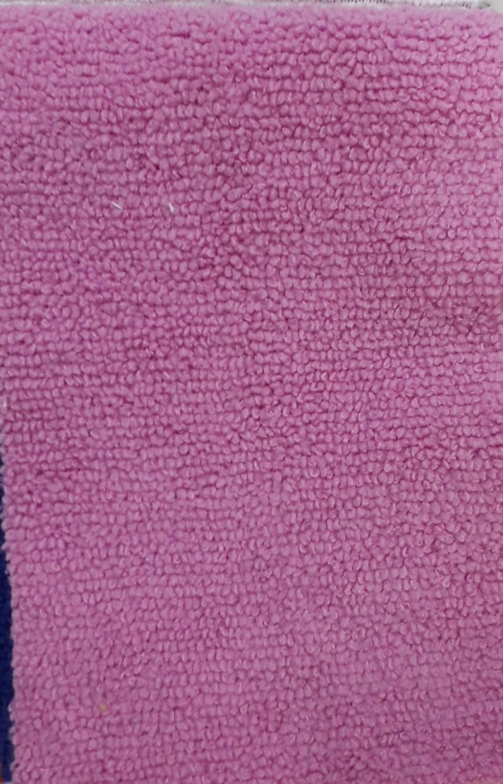 ¿Buscas tela toalla microfibra por metro? En Telas Independencia encontrarás una tela de excelente calidad, suave, absorbente y de secado rápido. Es perfecta para confeccionar toallas de baño, toallas deportivas, paños de limpieza, batas, turbantes, accesorios para mascotas y una gran variedad de productos textiles. Compra online con despacho a todo Chile y aprovecha nuestros precios para compras al detalle y por mayor.